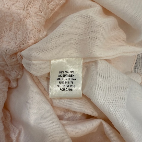 Atelier by Kirious Light Pink Crop Floral Lace Stretchy Top (S) - Picture 6 of 6